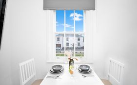 Fabulous Apartment Overlooking Canal - Parking - Perry Barr